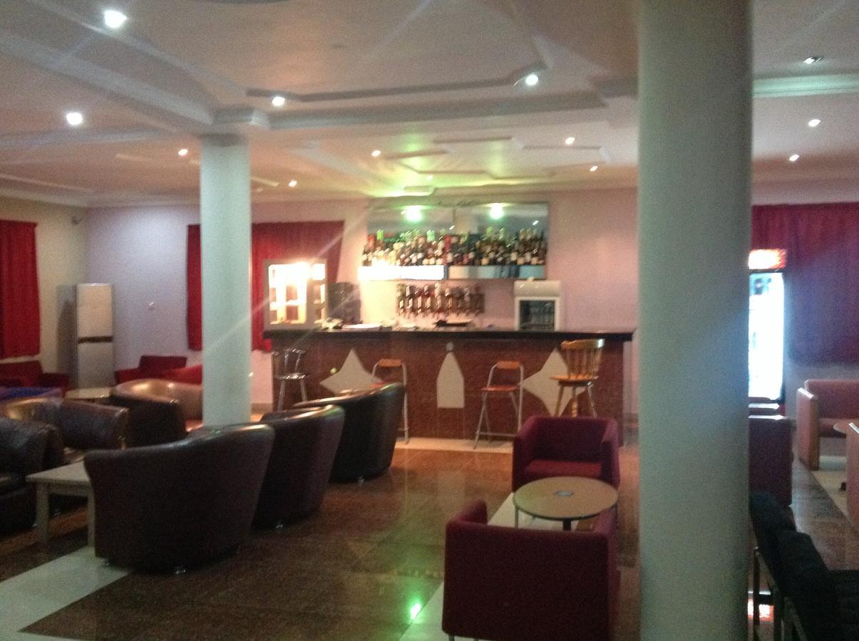 Toprate Luxury Hotel Owerri Exterior foto