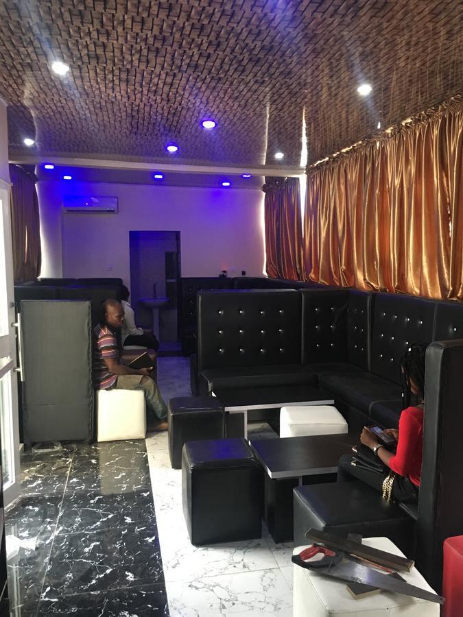 Toprate Luxury Hotel Owerri Exterior foto